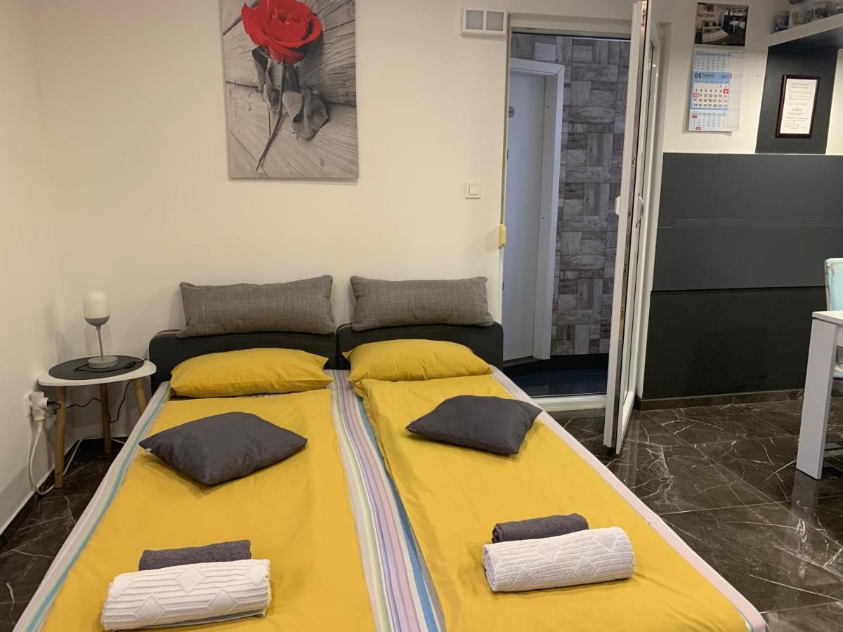 Studio Dama Blizina Amfiteatra I Bus Kolodvora ,Besplatan Privatni Parking,Self-Check- In Pula Zewnętrze zdjęcie