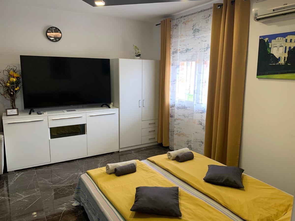 Studio Dama Blizina Amfiteatra I Bus Kolodvora ,Besplatan Privatni Parking,Self-Check- In Pula Zewnętrze zdjęcie